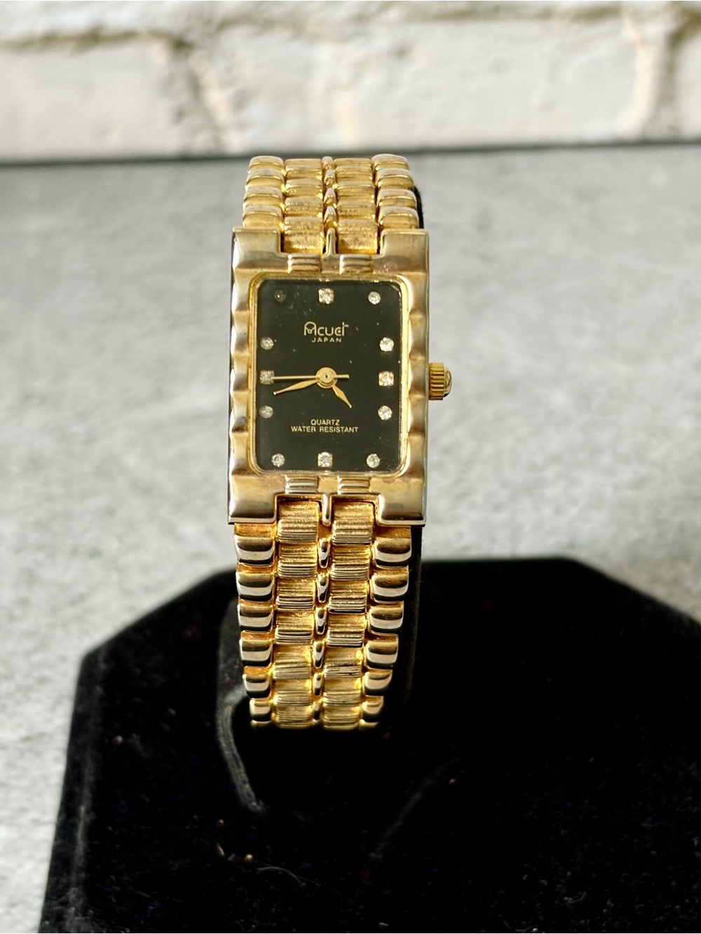 Vintage Acuet Japan Women’s Gold Tone Black Dial Watch New Battery 18mm